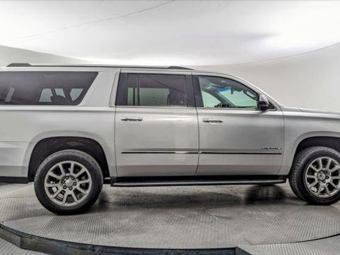 Used 2018 GMC Yukon XL Denali image 9