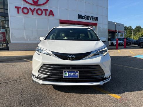 New 2026 Toyota Sienna Platinum AWD/4WD image 8