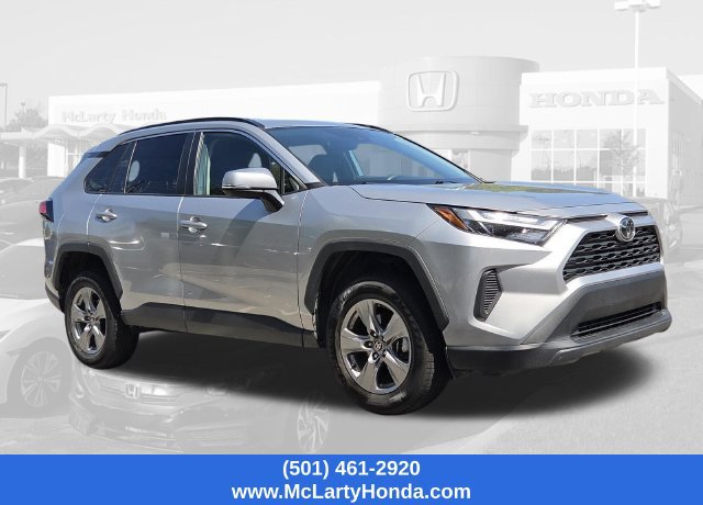 Used 2025 Toyota RAV4 XLE FWD image 4