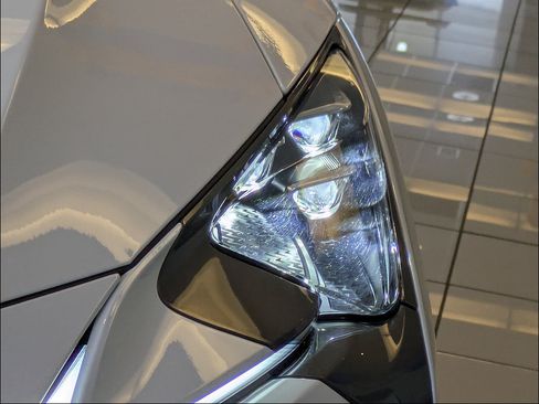Used 2025 Lexus LC 500 Coupe w/ Dynamic Handling Package RWD image 9