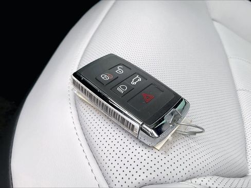 Used 2025 Land Rover Range Rover Sport Dynamic SE image 14