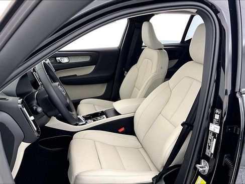 New 2026 Volvo XC40 B5 Ultra w/ Protection Package Premier AWD/4WD image 25