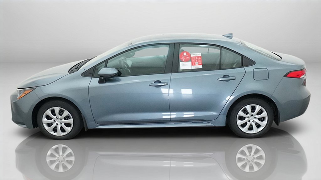 New 2027 Toyota Corolla LE FWD image 2