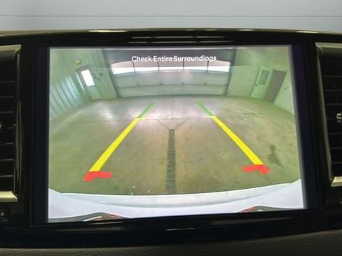 Used 2024 Chrysler Pacifica Touring-L image 14