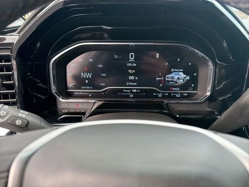 Used 2024 GMC Sierra 1500 SLE image 25