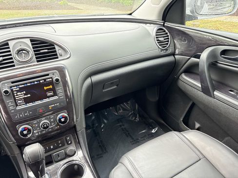 Used 2017 Buick Enclave Leather FWD image 27