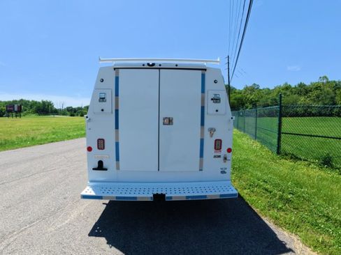 Used 2020 Chevrolet Express 3500 w/ Power Convenience Package RWD image 4