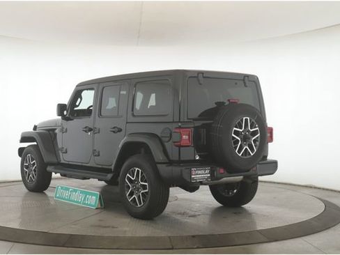 Used 2026 Jeep Wrangler Sahara image 8