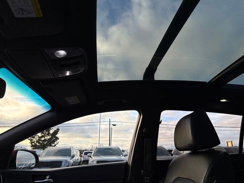 Certified 2022 Kia Sportage SX image 23