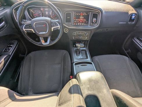 Used 2016 Dodge Charger SXT image 16