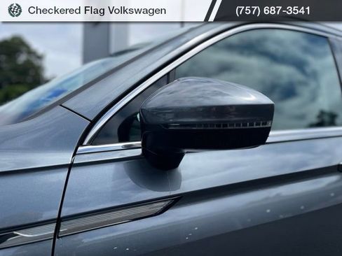 Used 2023 Volkswagen Tiguan SE FWD image 2