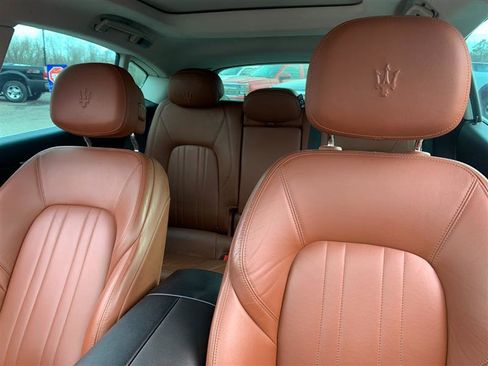 Used 2017 Maserati Levante image 14
