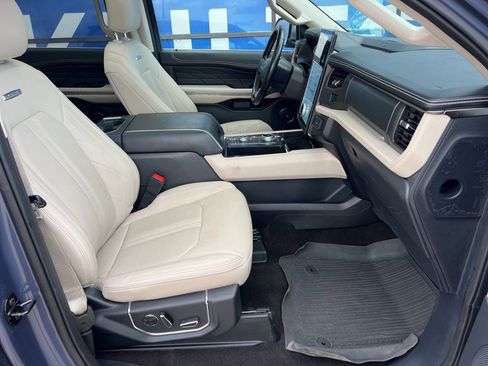 Certified 2023 Ford Expedition Platinum image 12