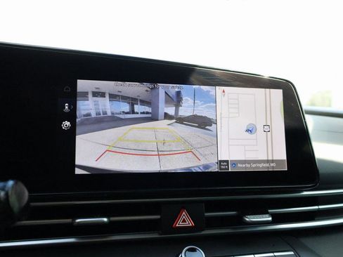 New 2025 Hyundai Elantra Limited image 35