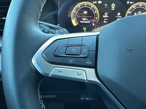 New 2026 Volkswagen Tiguan SE image 18