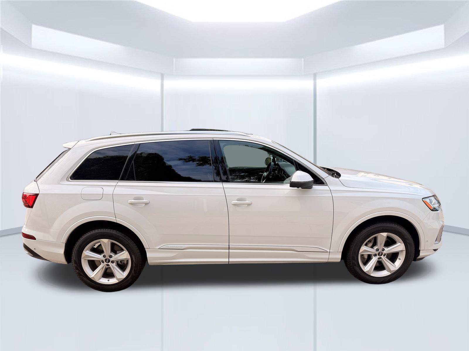 Used 2023 Audi Q7 2.0T Premium w/ Convenience Package AWD/4WD image 4