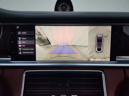 Used 2018 Porsche Panamera 4S image 18