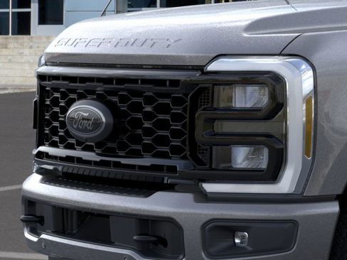 New 2026 Ford F250 Lariat w/ Black Appearance Package image 17