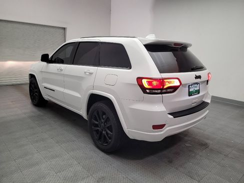Used 2019 Jeep Grand Cherokee Altitude RWD image 5
