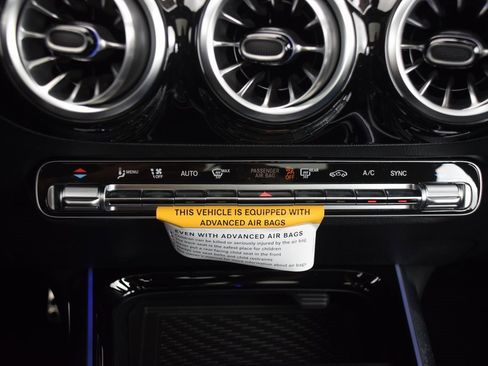 New 2026 Mercedes-Benz GLA 35 AMG 4MATIC image 26