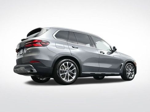 New 2026 BMW X5 xDrive50e image 32