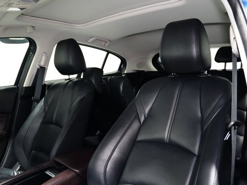 Used 2018 MAZDA MAZDA3 Touring image 15