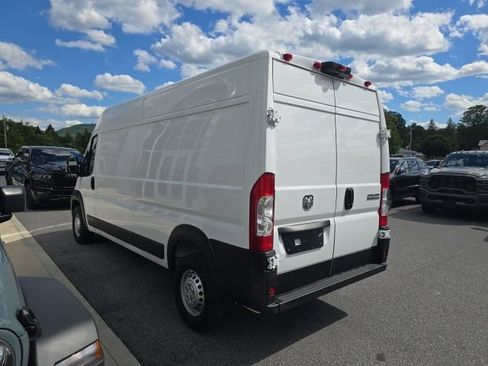 Used 2026 RAM ProMaster 2500 w/ Convenience Group FWD image 4