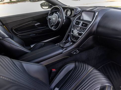 Used 2022 Aston Martin DB11 Volante RWD image 56
