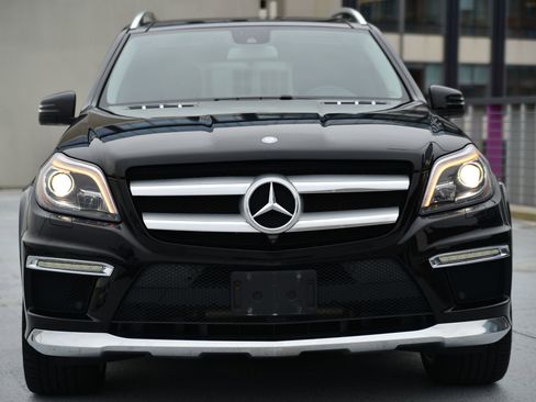 Used 2015 Mercedes-Benz GL 550 4MATIC image 6