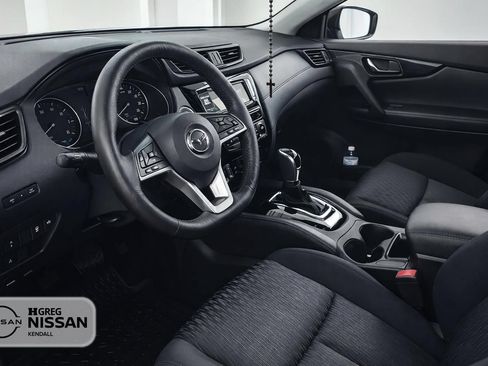 Used 2018 Nissan Rogue SV FWD image 7