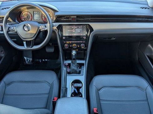 Used 2021 Volkswagen Passat 2.0T SE image 18