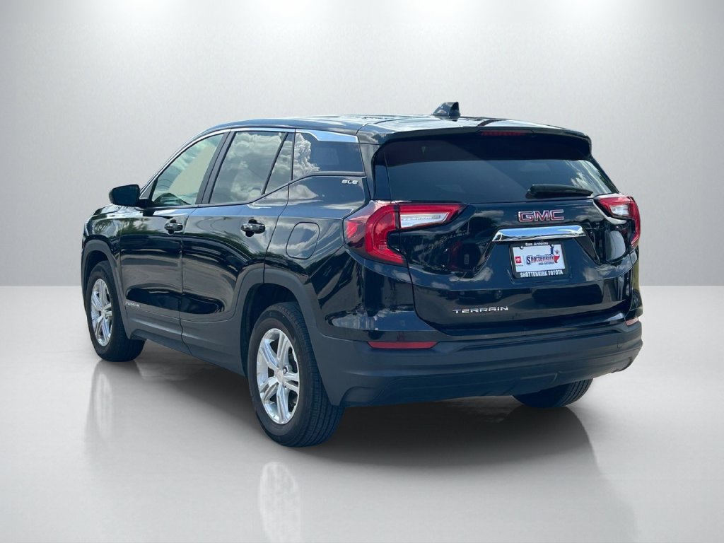 Used 2024 GMC Terrain SLE FWD image 7