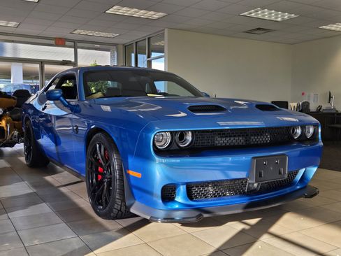 Used 2023 Dodge Challenger SRT Hellcat image 4