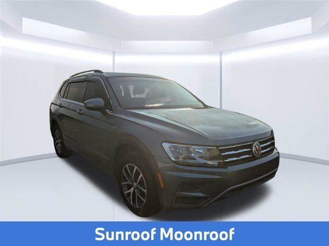 Used 2019 Volkswagen Tiguan SE w/ Panoramic Sunroof Package FWD image 4