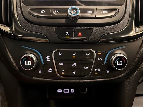 Used 2022 Chevrolet Equinox RS w/ Infotainment Package AWD/4WD image 25