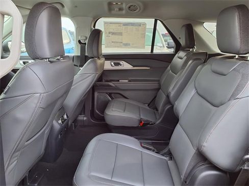 New 2026 Ford Explorer Active w/ Active Comfort Package image 8