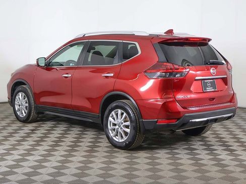 Used 2018 Nissan Rogue SV w/ Sun & Sound Touring Package image 11