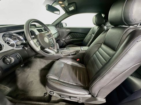 Used 2013 Ford Mustang Premium RWD image 13