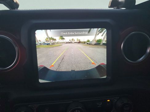 Used 2023 Jeep Gladiator Rubicon w/ LED Lighting Group AWD/4WD image 26