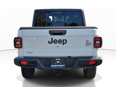 Used 2024 Jeep Gladiator Willys image 6