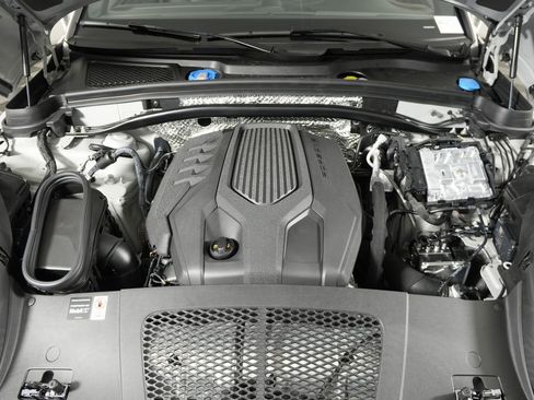 New 2026 Porsche Macan image 39