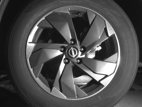 Used 2025 Nissan Rogue SV image 14