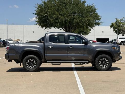 Used 2023 Toyota Tacoma TRD Off-Road w/ Technology Package AWD/4WD image 3