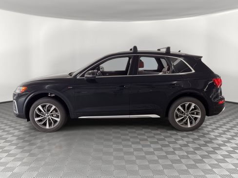 Used 2023 Audi Q5 2.0T Premium w/ Convenience Package AWD/4WD image 2