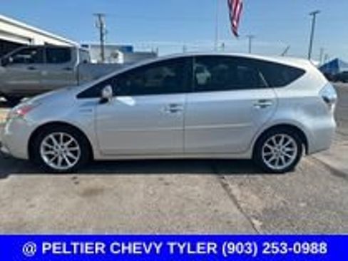 Used 2013 Toyota Prius V Five FWD image 4