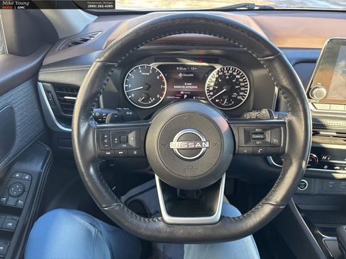 Used 2022 Nissan Rogue S image 19