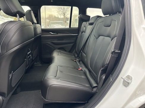 New 2025 Jeep Grand Cherokee Limited image 28