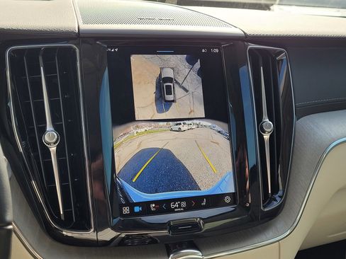 Certified 2024 Volvo XC60 T8 Ultimate w/ Protection Package Premier image 23