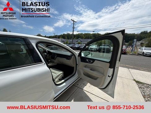 Used 2019 Volvo S60 T5 Momentum w/ Multimedia Package FWD image 57