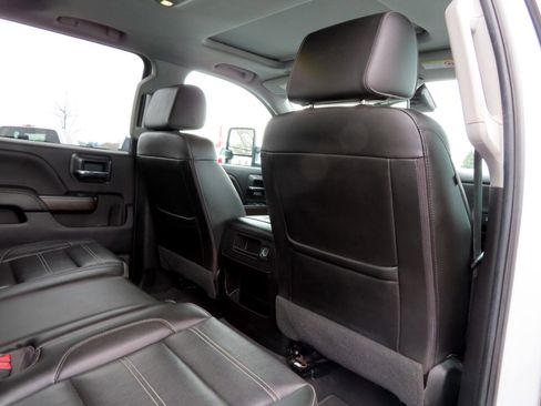 Used 2019 GMC Sierra 3500 Denali w/ Duramax Plus Package image 46